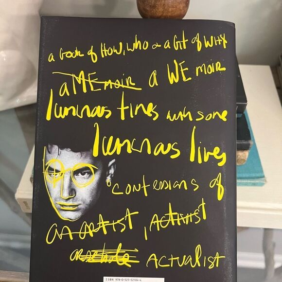 Surrender: 40 Songs, One Story by Bono Hardcover Book. U2 - Picture 4 of 6